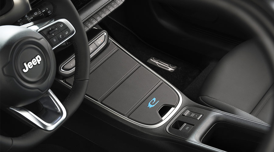 Left-hand drive jeep avenger interior centre console