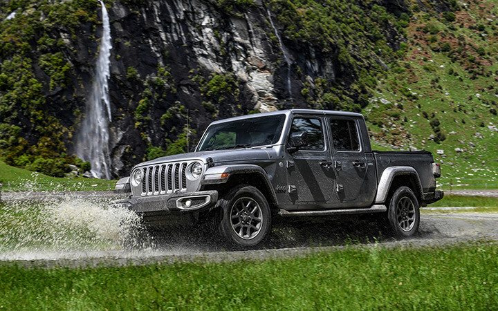 Jeep Galdiator displaying great off-road traction